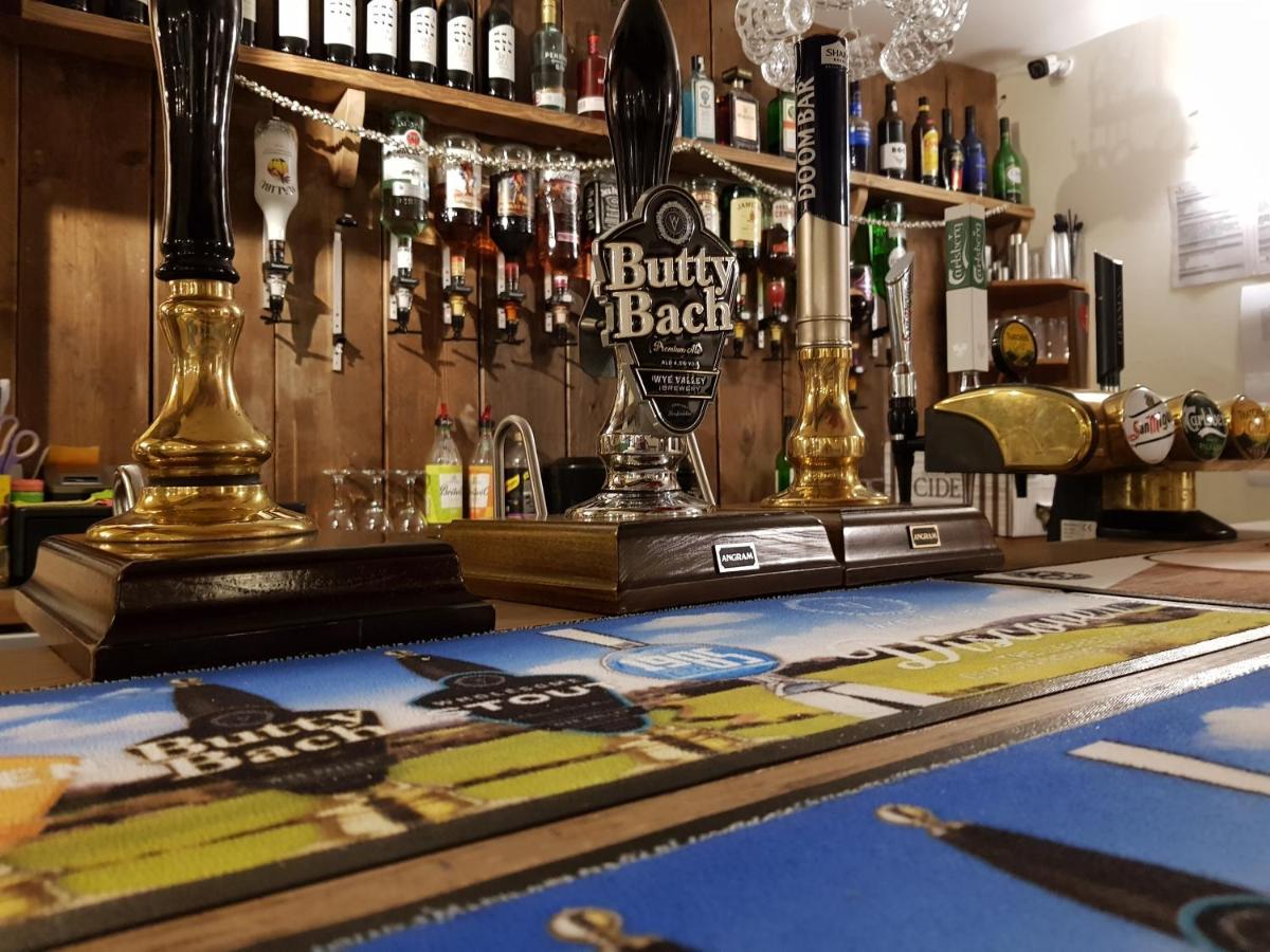 The Cock Hotel Bronllys Dış mekan fotoğraf